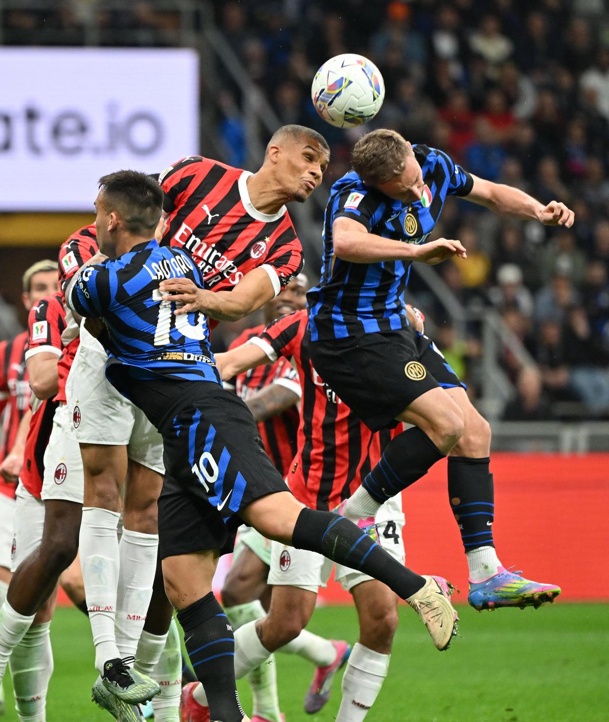 包含今夜拜仁慕尼黑备战意大利杯；门线救险细节曝光；媒体盛赞；控场能力受关注的词条kaiyun开云官网