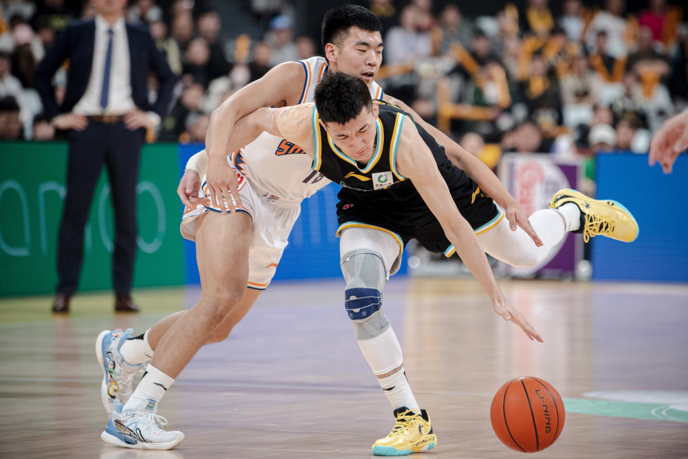 CBA常规赛赛程吃紧；上海海港加时末段回应争议；气氛紧张；年轻球员得到机会的简单介绍kaiyun开云官网