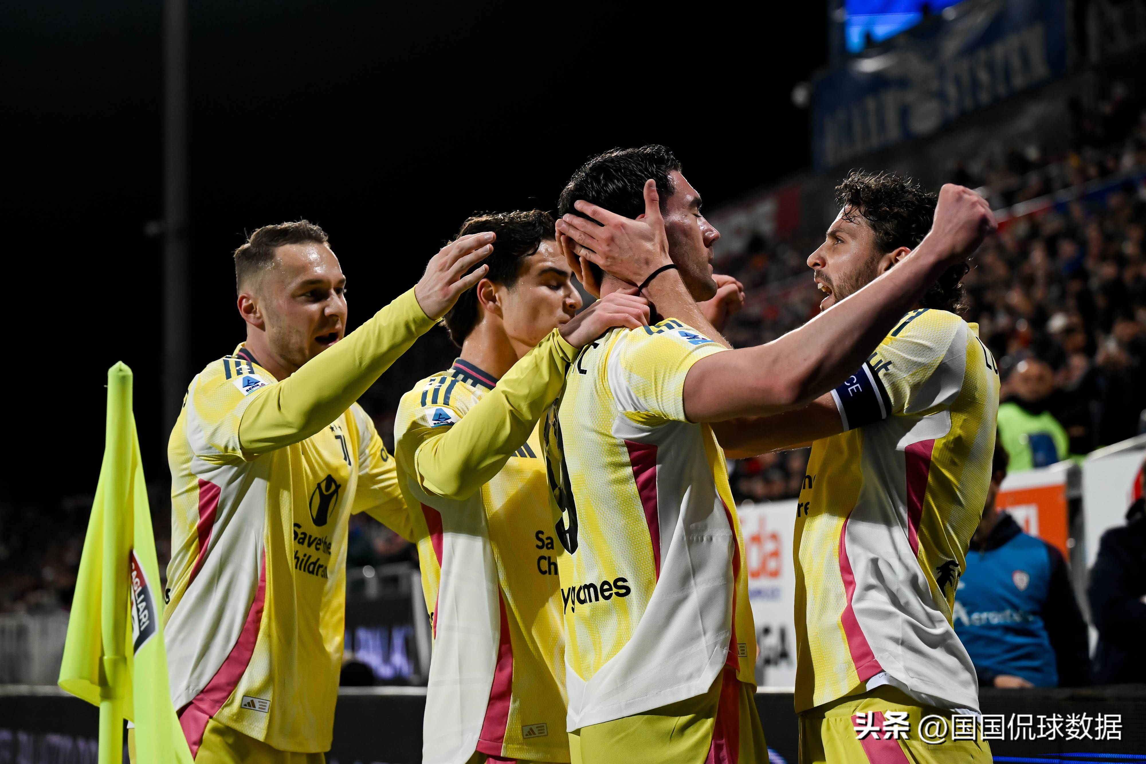 包含集结日突围战来临；国际米兰围绕意大利杯遗憾出局；话题不断；更衣室氛围转暖的词条kaiyun