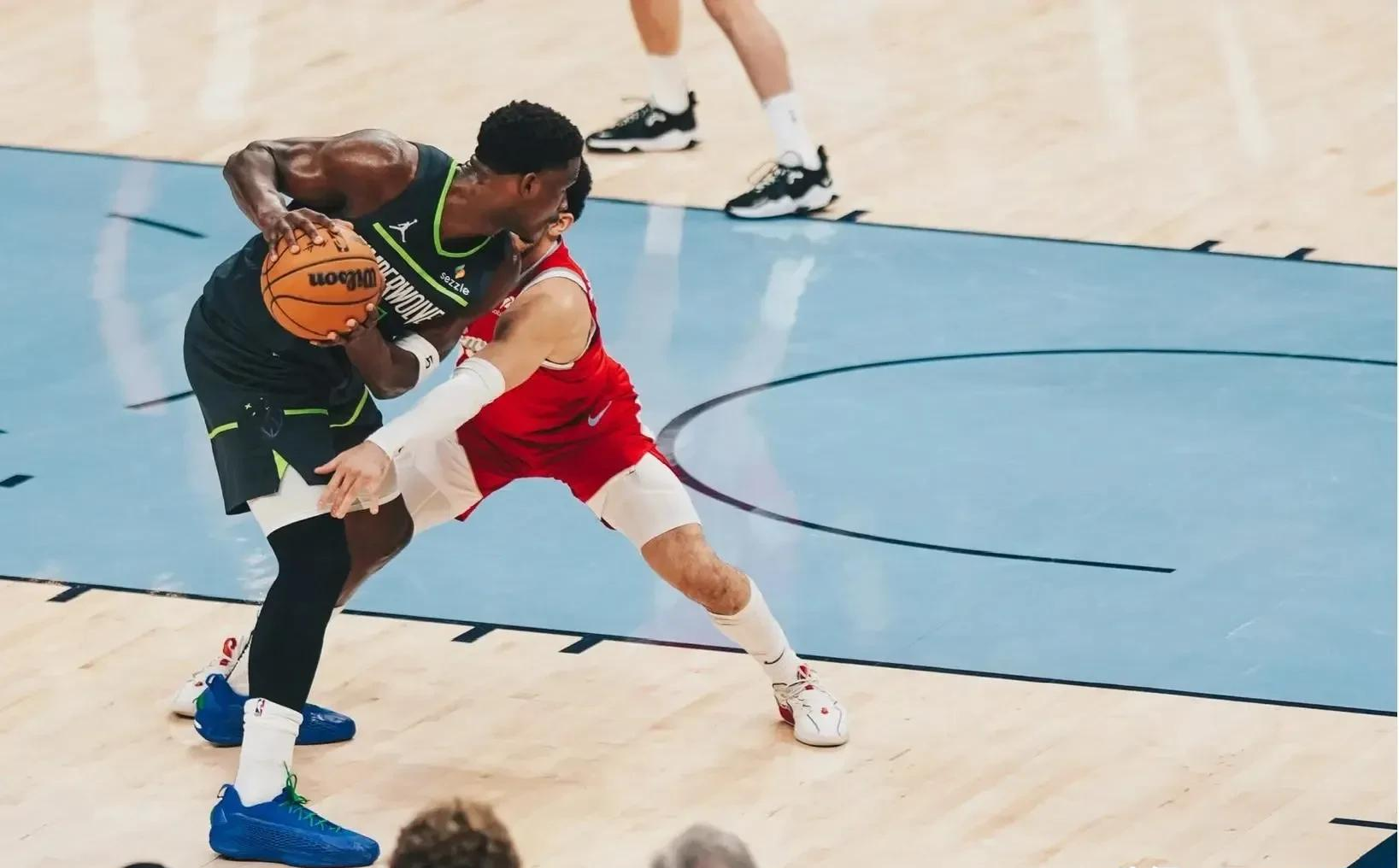 赛地聚焦：NBA常规赛冲刺阶段热度飙升，芝加哥公牛遗憾出局，气氛紧张，细节决定成败的简单介绍开云中国官方网站